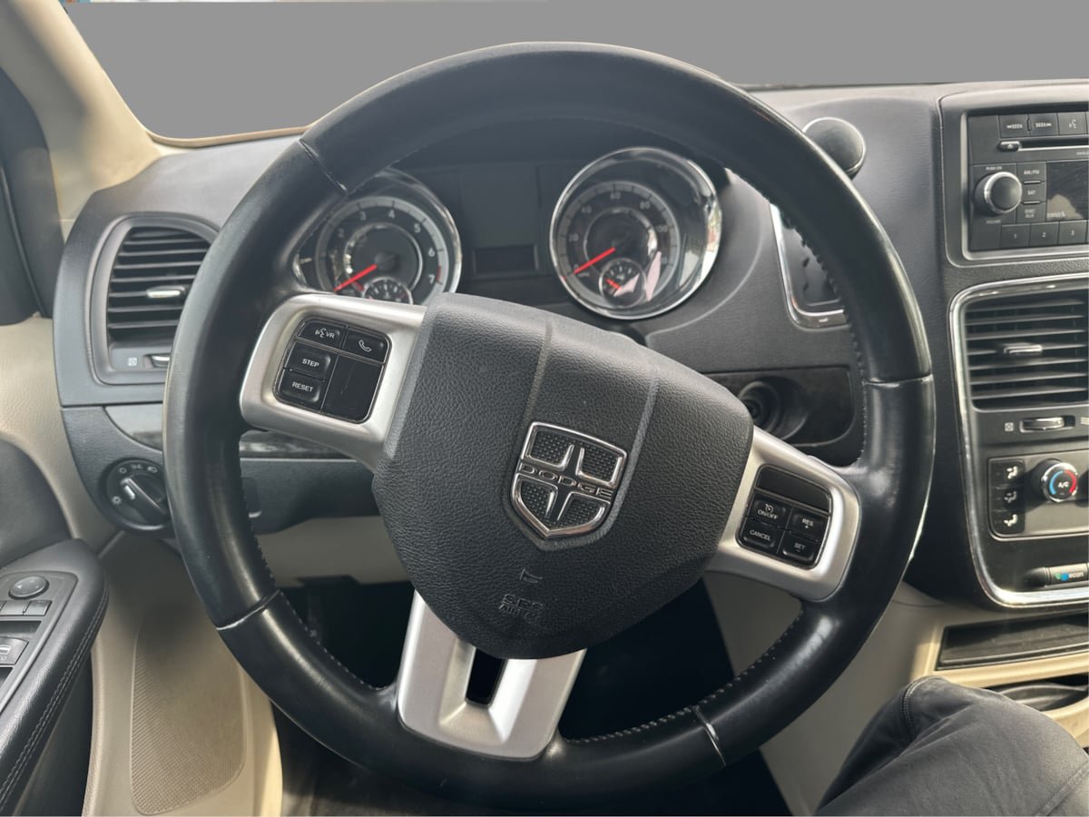Used 2013 Dodge Grand Caravan SE w/ SE Plus Group FWD image 21