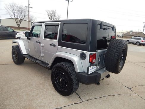 Used 2012 Jeep Wrangler Unlimited Sahara w/ Connectivity Group image 6