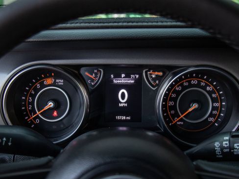 Used 2023 Jeep Wrangler Freedom Edition image 13