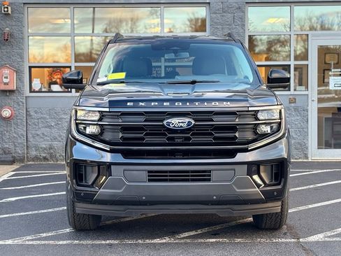 New 2025 Ford Expedition Max Active AWD/4WD image 2
