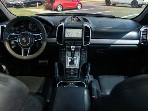 Used 2015 Porsche Cayenne Turbo AWD/4WD image 24