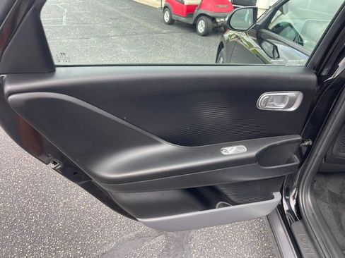 Used 2024 Hyundai Ioniq 6 SE RWD image 15