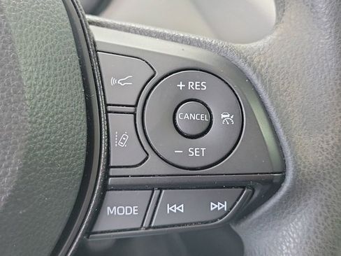 Used 2020 Toyota Corolla LE image 31