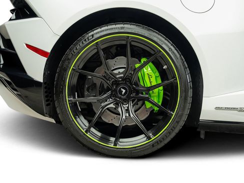 Used 2020 Lamborghini Huracan EVO RWD image 34