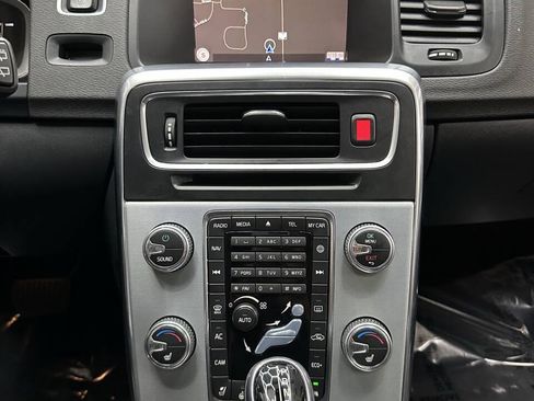 Used 2018 Volvo V60 T5 Dynamic w/ Vision Package AWD/4WD image 28