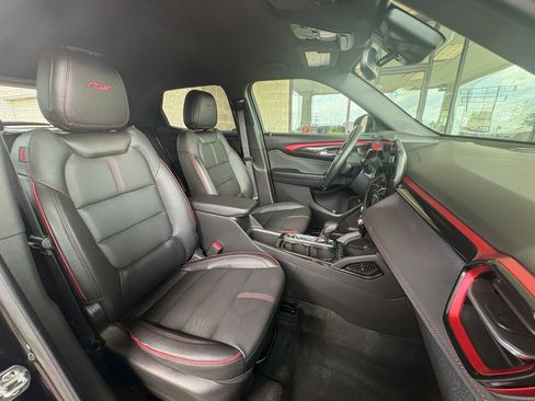 Used 2025 Chevrolet TrailBlazer RS w/ Convenience Package FWD image 27