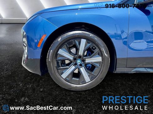 Used 2022 BMW iX xDrive50 w/ Sport Package AWD/4WD image 26