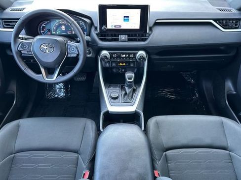 Used 2024 Toyota RAV4 SE w/ Convenience Package AWD/4WD image 19