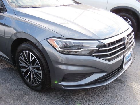 Used 2019 Volkswagen Jetta SE w/ Cold Weather Package image 6