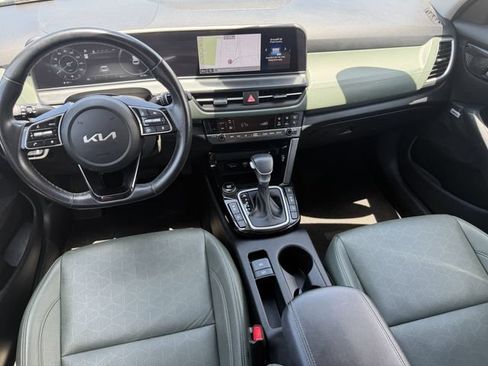 Used 2024 Kia Seltos SX w/ SX Sunroof Package AWD/4WD image 17