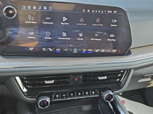 New 2026 Chevrolet Suburban High Country AWD/4WD image 12