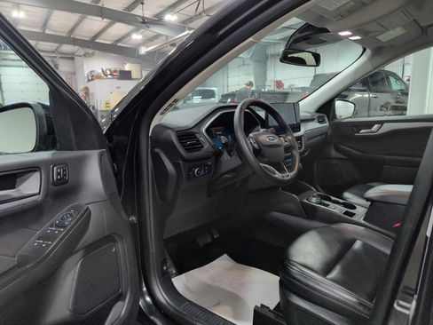 Used 2025 Ford Escape Platinum image 7