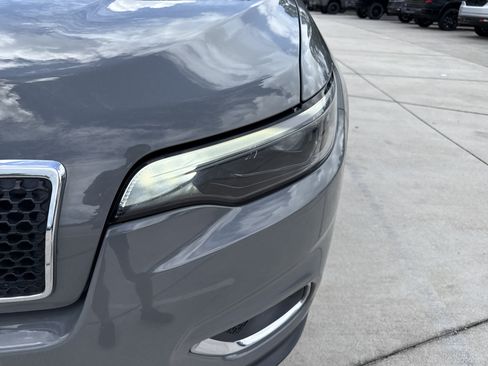 Used 2019 Jeep Cherokee Limited AWD/4WD image 5