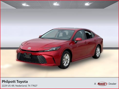 Used 2025 Toyota Camry LE w/ Convenience Package AWD/4WD image 1