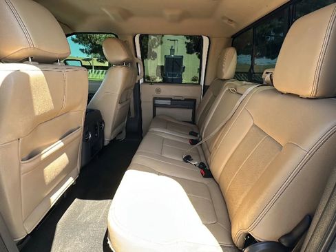 Used 2014 Ford F250 Lariat w/ Lariat Interior Package AWD/4WD image 12