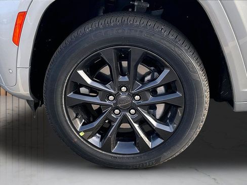 New 2026 Jeep Grand Cherokee L Limited AWD/4WD image 35