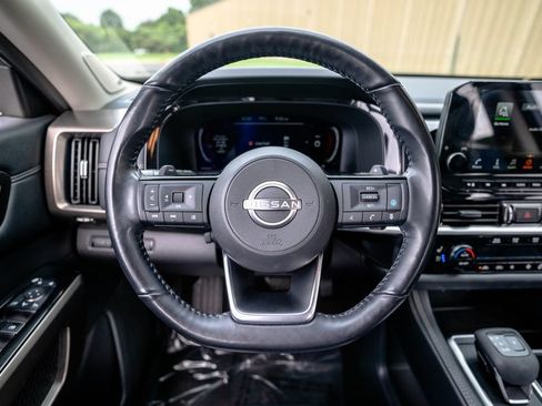 Used 2023 Nissan Pathfinder Platinum AWD/4WD image 32