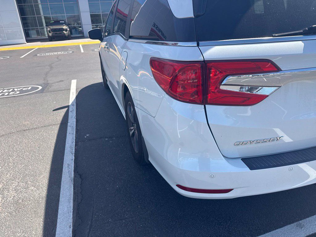 Used 2020 Honda Odyssey Touring image 3