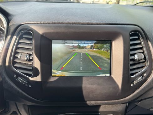 Used 2018 Jeep Compass Latitude w/ Popular Equipment Group image 18