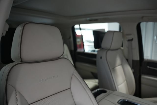 Used 2023 GMC Yukon XL Denali w/ Denali Reserve Package AWD/4WD image 25