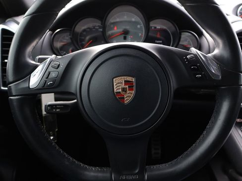 Used 2014 Porsche Cayenne S image 31