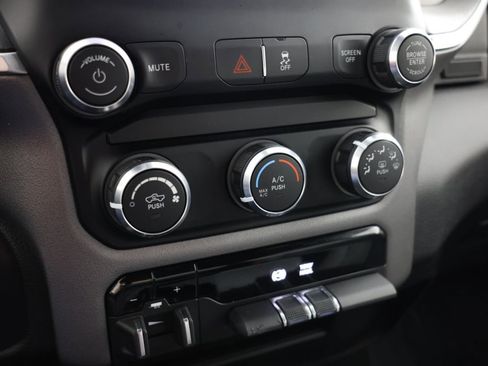 Used 2024 RAM 2500 Big Horn AWD/4WD image 27