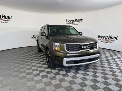 Used 2025 Kia Telluride S image 7