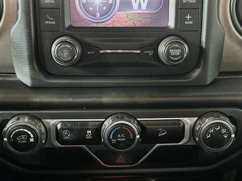 Used 2020 Jeep Wrangler Sport image 23