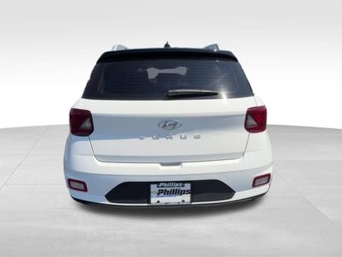 Used 2024 Hyundai Venue Limited FWD image 5