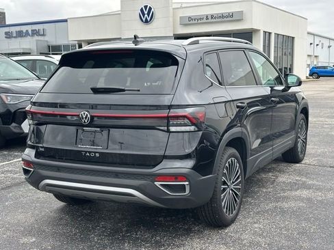 Used 2025 Volkswagen Taos SE image 7