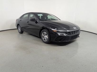 New 2025 Hyundai Elantra SE
