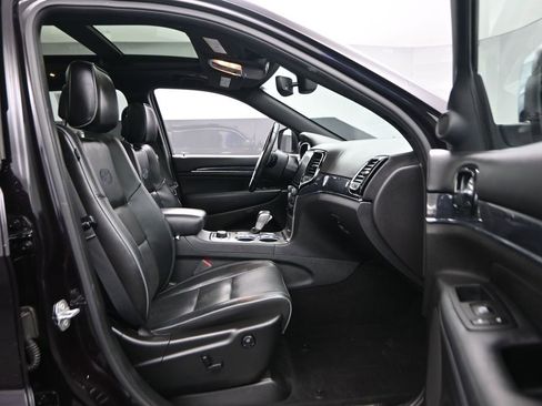 Used 2020 Jeep Grand Cherokee Overland image 35
