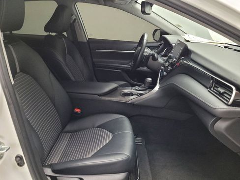 Used 2021 Toyota Camry SE image 21