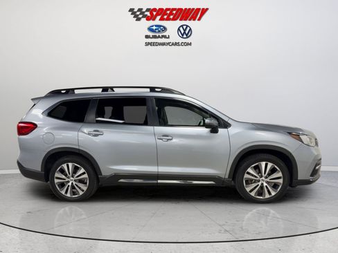 Used 2022 Subaru Ascent Limited w/ Technology Package AWD/4WD image 4
