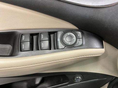 Used 2019 Buick Enclave Essence FWD image 12