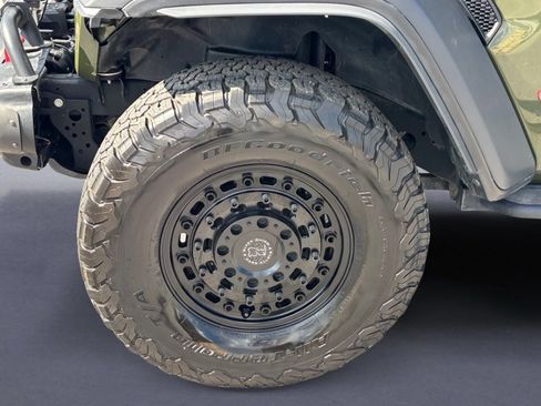 Used 2022 Jeep Wrangler Rubicon AWD/4WD image 9