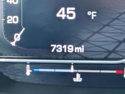 Used 2023 GMC Yukon XL Denali image 12