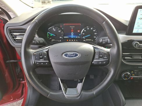Used 2022 Ford Escape SEL image 21