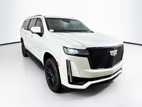 Used 2022 Cadillac Escalade ESV Luxury AWD/4WD image 4