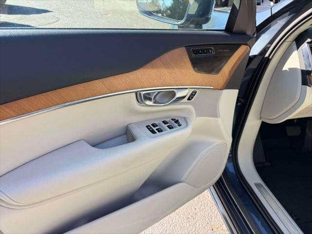 Used 2022 Volvo XC90 T8 Inscription Expression AWD/4WD image 18