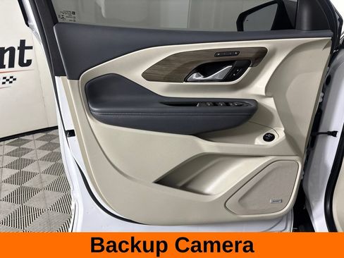Used 2022 GMC Terrain Denali w/ Denali Premium Package AWD/4WD image 11