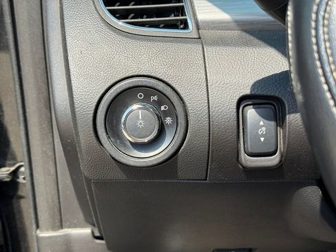 Used 2013 Ford Taurus SEL FWD image 18
