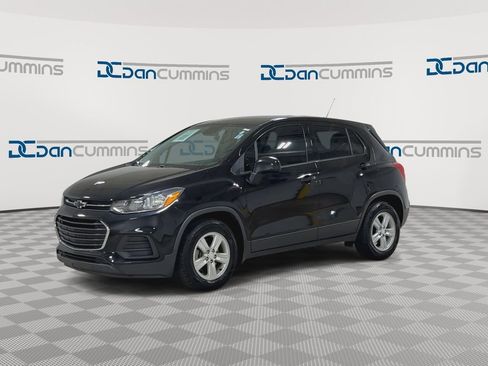 Used 2020 Chevrolet Trax LS FWD image 4