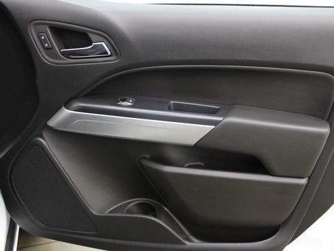 Used 2022 Chevrolet Colorado LT w/ LT Convenience Package image 26