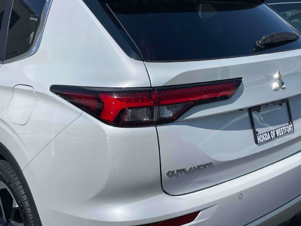 Used 2024 Mitsubishi Outlander SE AWD/4WD image 9