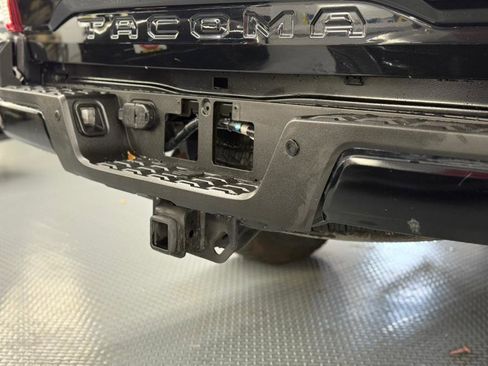 Used 2018 Toyota Tacoma TRD Sport image 20