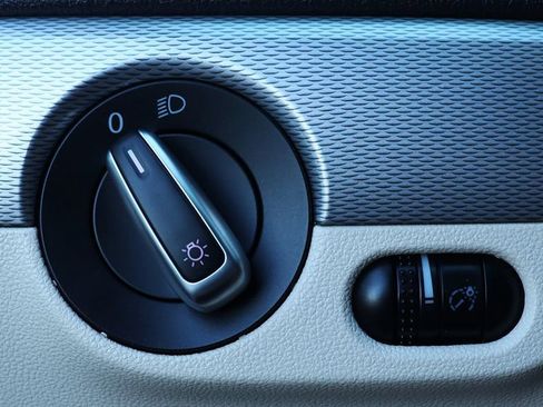 Used 2017 Volkswagen Jetta SE image 40