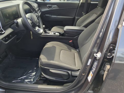 Used 2024 Kia Sportage LX AWD/4WD image 16