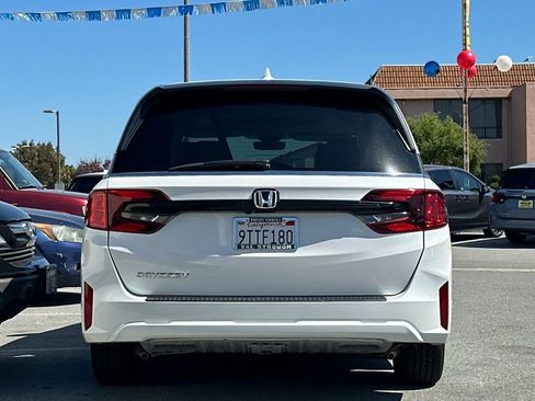 Used 2025 Honda Odyssey EX-L image 4