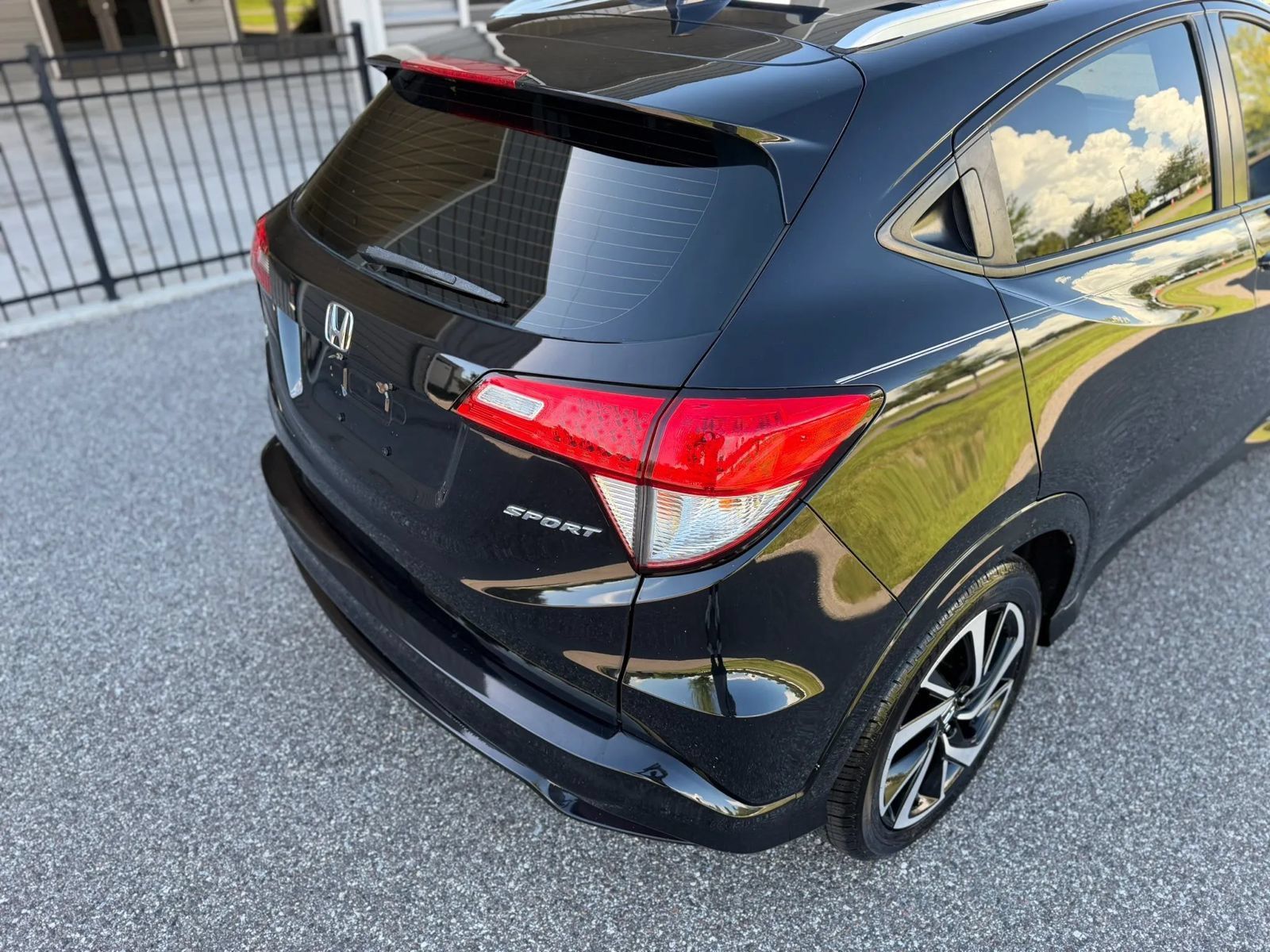 Used 2019 Honda HR-V Sport image 9
